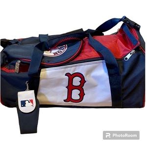 RED SOX Duffel Bag ⚾️ Great Condition! Lots of pockets and space inside!